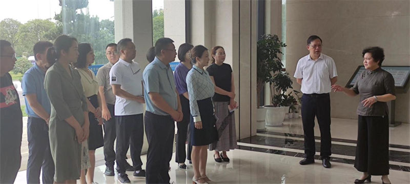 四川省莲溪县政协领导莅临明胜m88官网